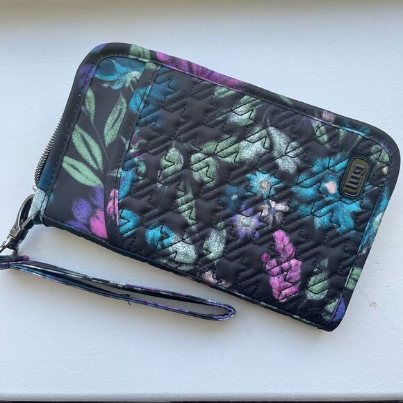 Quilted Floral lug Hippy Crossbody with tandem zip SE RFID Wallet - Picture 8 of 10